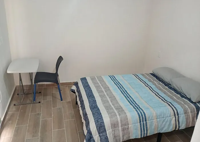 2 Bedroom Apartment, Compartido