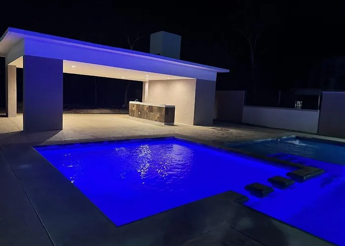 2 Bedroom Apartment, Compartido